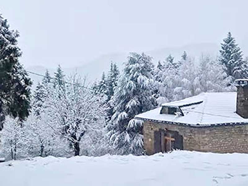 Le Domaine Le Buissou du Mahun sous la magie de la neige