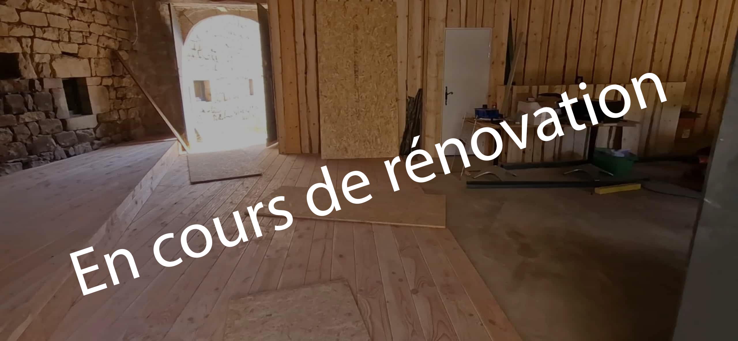 salle-conviviale-reception-ete-barbecue-jardin-terrasse-temporaire