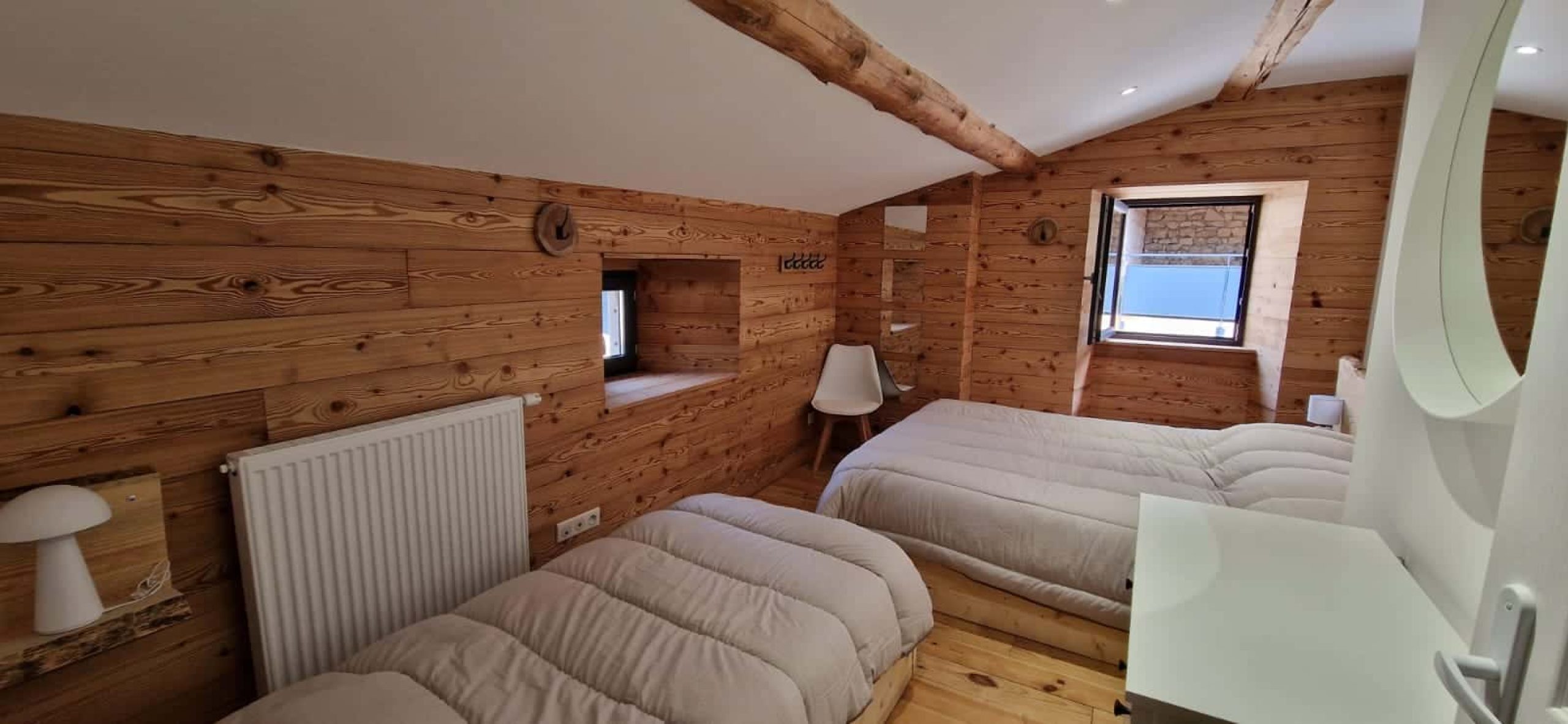 interieur-gite-de-groupe-tout-equipe-le-cepe-ardeche-verte- 21.03.49 (6)