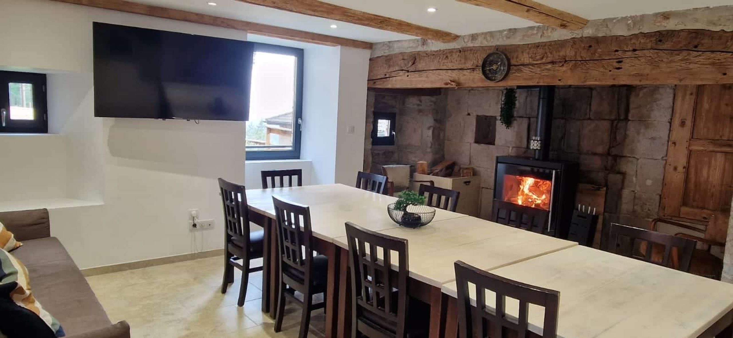 interieur-gite-de-groupe-tout-equipe-le-cepe-ardeche-verte- 21.03.51 (3)