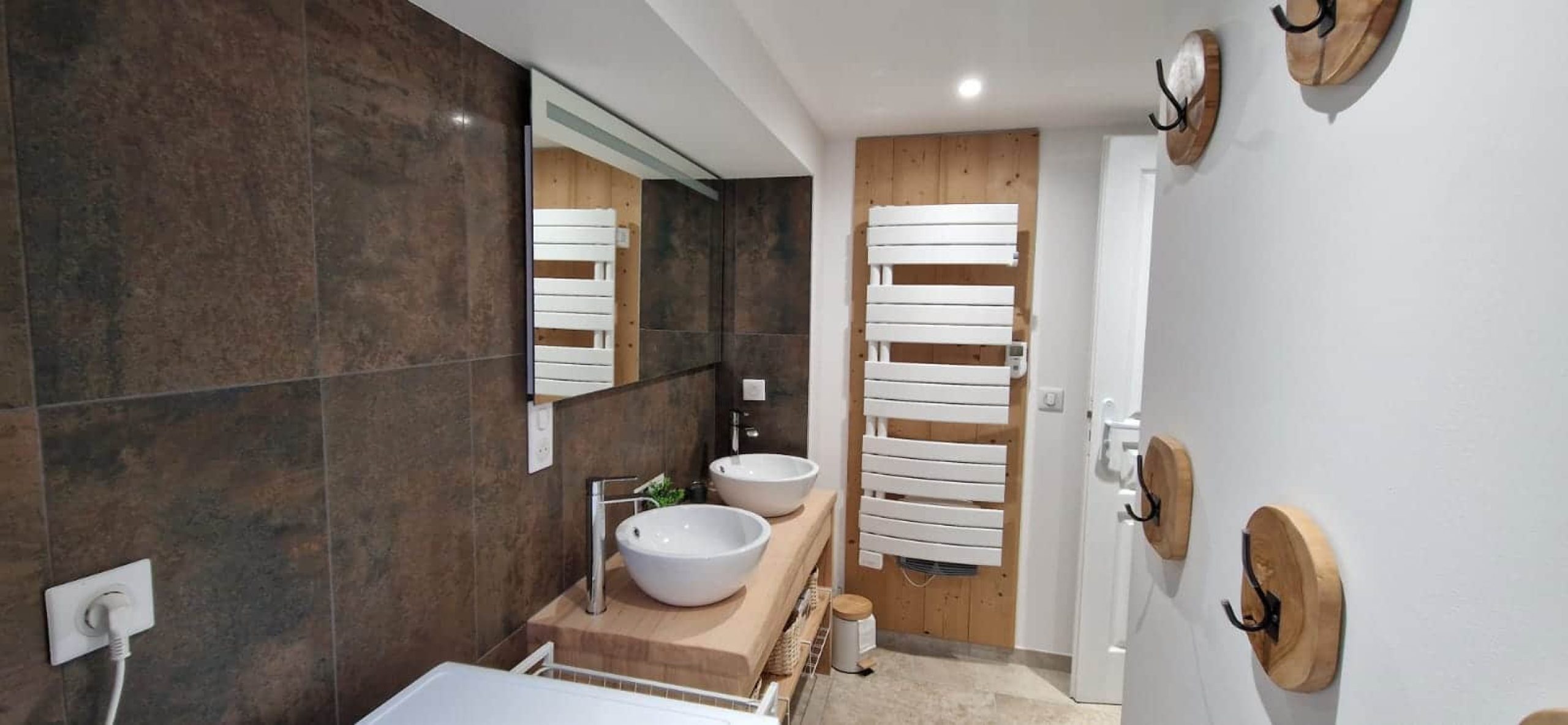 interieur-gite-de-groupe-tout-equipe-le-cepe-ardeche-verte- 21.03.51 (6)