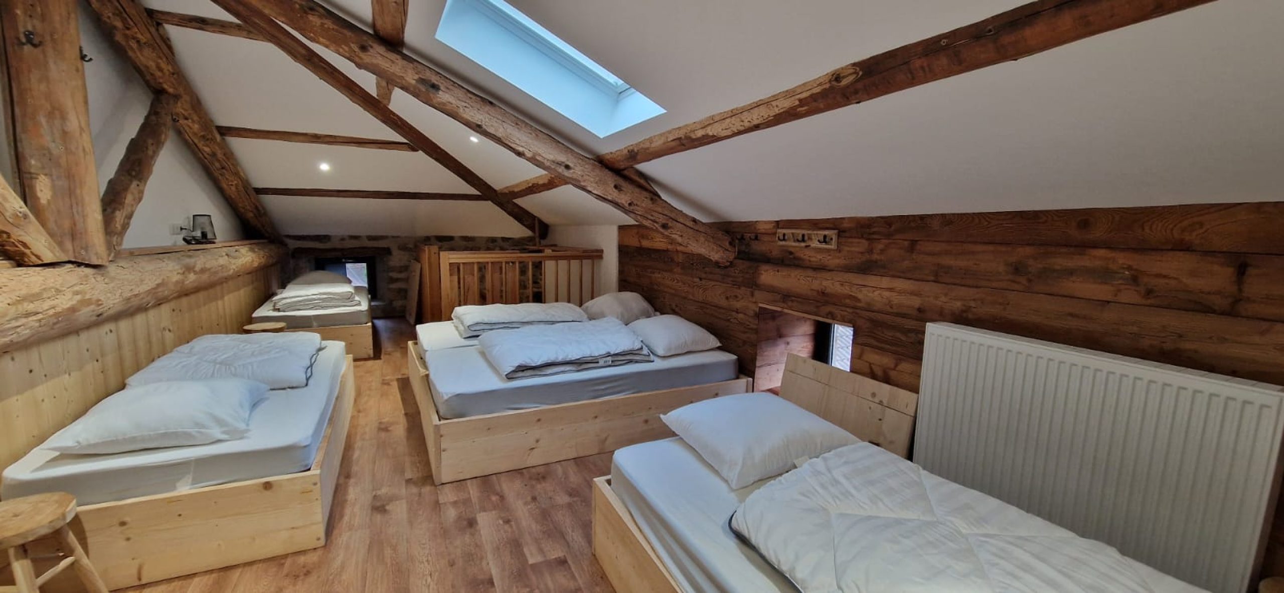 interieur-gite-de-groupe-tout-equipe-le-sapin-ardeche-verte- 21.05.54