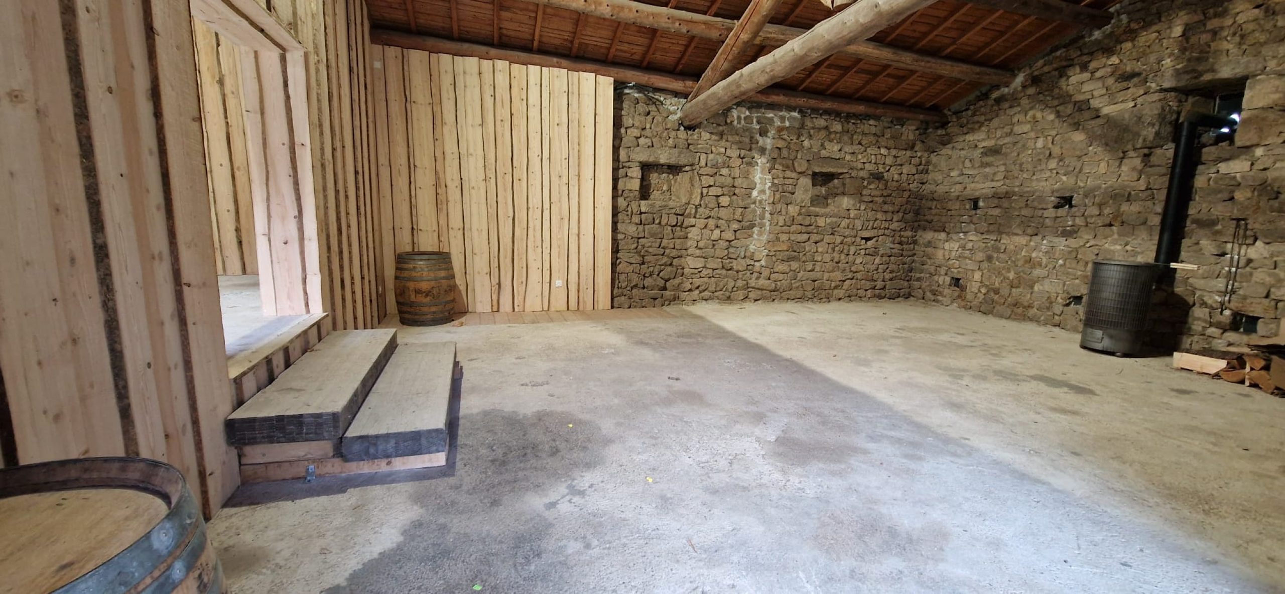 salle-reception-avec-jardin-ete-mariage-anniversaire-cousinades-conviviale-gites-groupes-ardeche-59 (10)