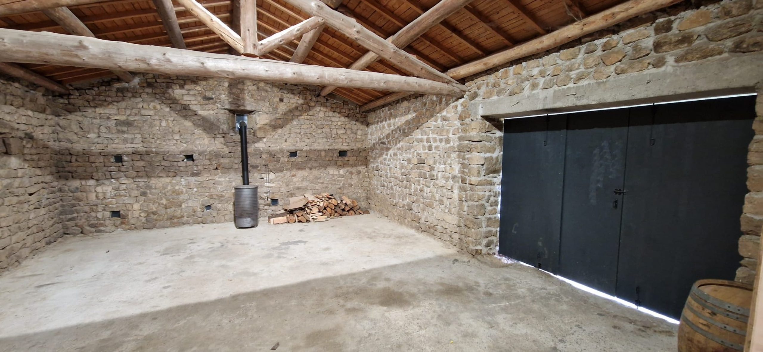 salle-reception-avec-jardin-ete-mariage-anniversaire-cousinades-conviviale-gites-groupes-ardeche-59 (6)