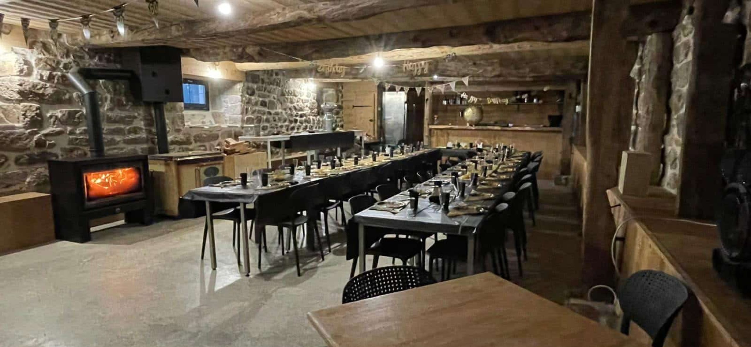 salle-reception-hiver-abritee-la-source-gites-dbm-1