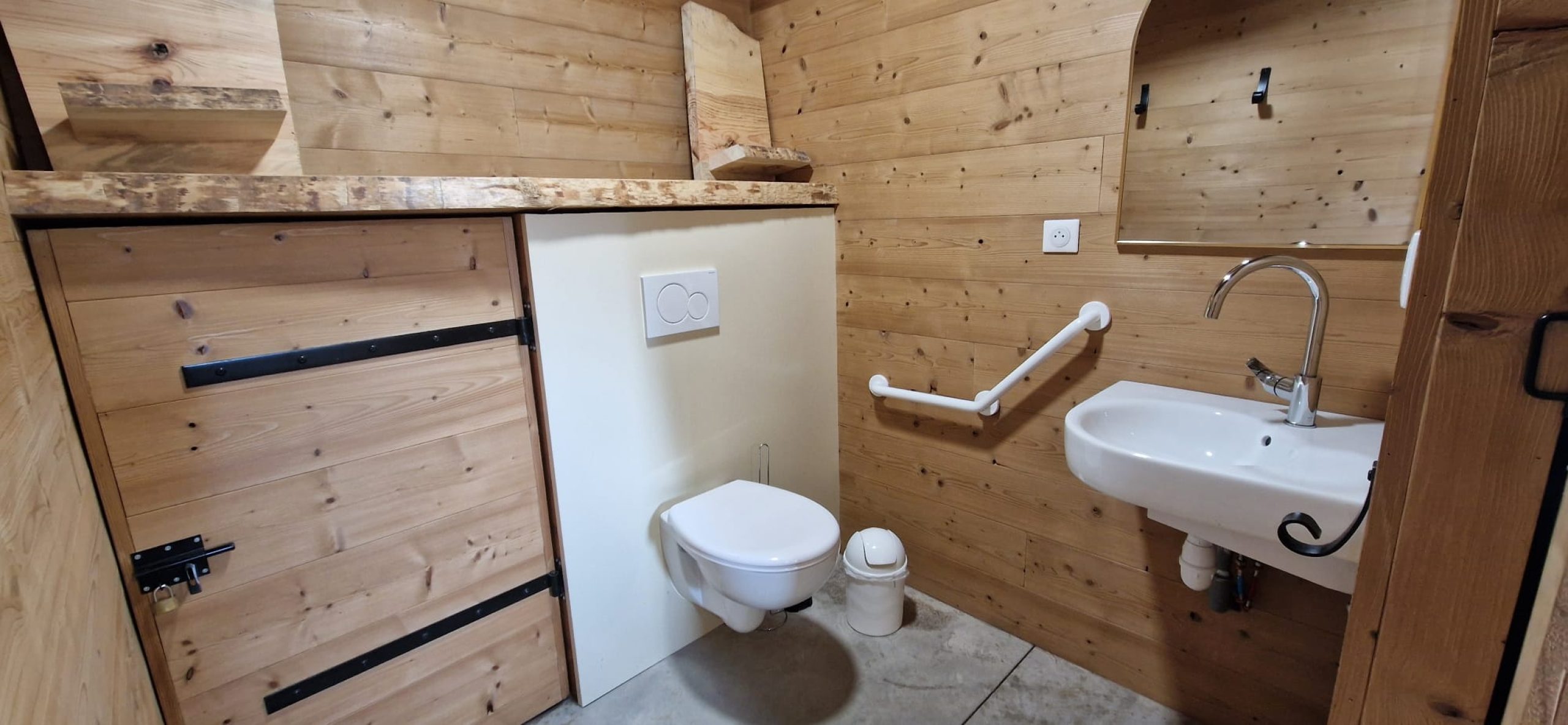 salle-reception-mariage-anniversaire-fetes-la-source-gite-de-groupes-07-22 (4)